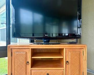Amercian Drew entertainment console 54L / 22.25D / 30.5H