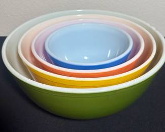 Vintage PYREX nesting bowls