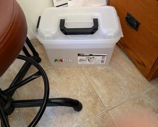 Art supplies box