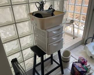 Miscellaneous accessories plus hairdryers