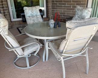 Outdoor patio set