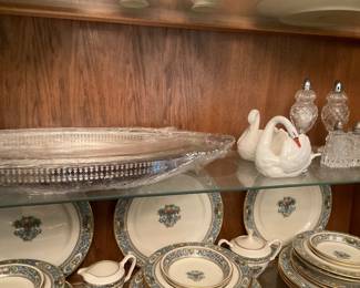 Serving pieces