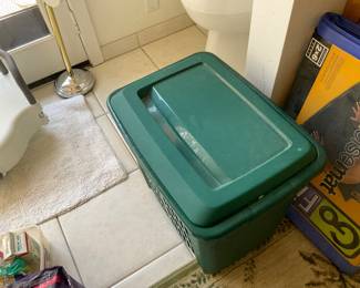 Laundry hamper