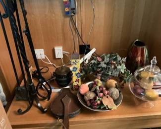 Decor, bellows and fireplace tools