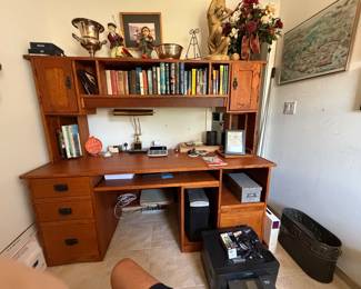 Office area, printer, decor