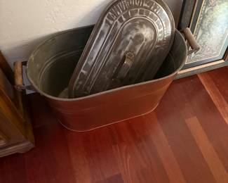 Copper lidded tub