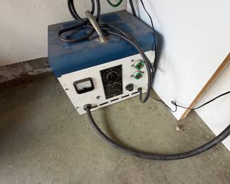 Tee bird battery charger