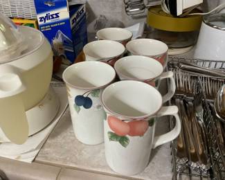 Coffee mugs to Mikasa set