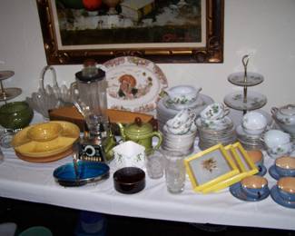 DINNER SET, JAPANESE TEA CUPS & MORE SMALLS