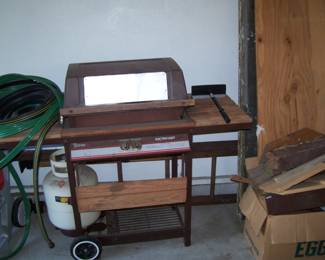 GAS GRILL