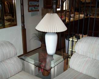 LAMP, LAMP TABLE & FAUX PLANT