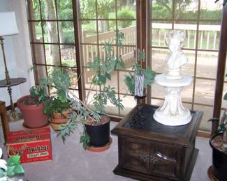 HOUSE PLANTS, BUCKEYE BEER CASE-WITH BOTTLES, LAMP & BUST