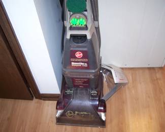 CARPET CLEANER