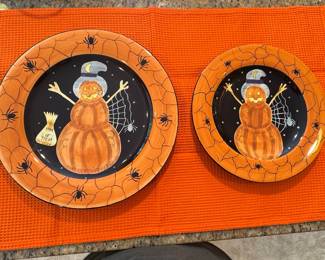 Laurie Gates Halloween Pumpkin Snowman Dinner and Salad Plate Set