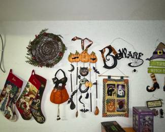 Halloween Decorative Wall Assortment with Folk Art Style