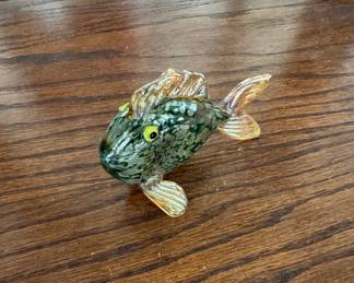 Vintage Murano-Style Art Glass Fish Figurine with Speckled Green Body and Amber Fins
