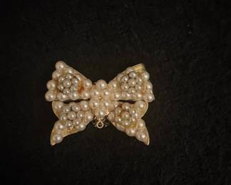Vintage Gold-Tone Faux Pearl Bow Brooch
