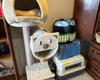 Novelty Cat Face Multi-Level Cat Tree