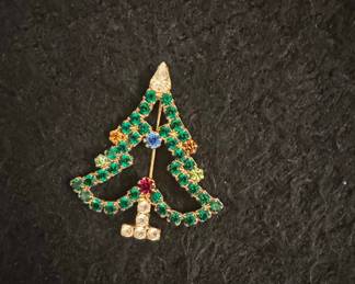 Vintage Avon 2005 Christmas Tree Brooch