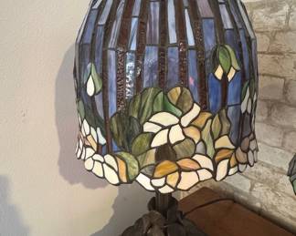 Tiffany-Style "Water Lily" Stained Glass Table Lamp