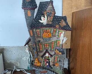 Department 56 or Lemax Haunted House Lighted Decoration