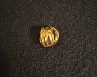 Vintage Gold Tone Ribbed Dome Ring