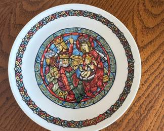 D'Arceau-Limoges 'L'Adoration des Rois' Noël Vitrail Collector Plate (1979)