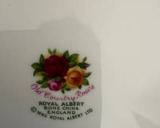 Royal Albert Old Country Roses Dinner Plate