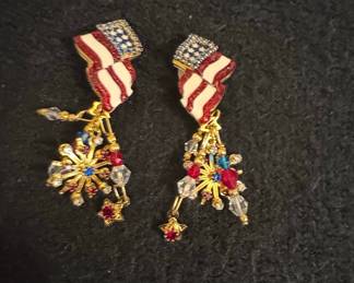 Patriotic American Flag Crystal Dangle Earrings