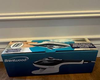 Brentwood MPI-41 Portable Steam Iron & Clothes Steamer