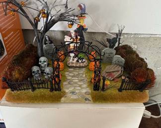 Department 56 Halloween Village Haunted Front Yard Accessory Set