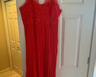 Vintage Olga Red Lace Bodice Full Sweep Nightgown