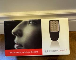 Omnilux new-U Handheld LED Light Therapy Device