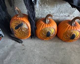 Grandin Road Illuminated Spider Pumpkin Decor