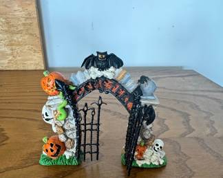 Lemax Spooky Town Cemetery Gate of Lost Souls Figurine