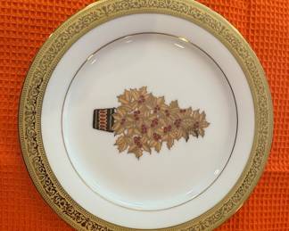 Lenox Holiday Gold Encrusted Collector Plate