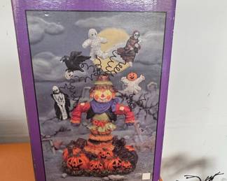 Department 56 Halloween "The Scarecrow" Building