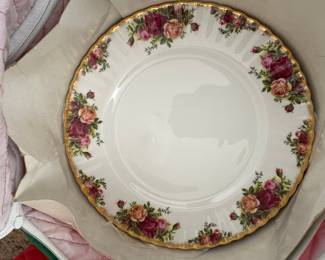 Royal Albert Old Country Roses Dinner Plate