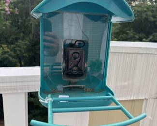 Bird Feeder with Built in Camera