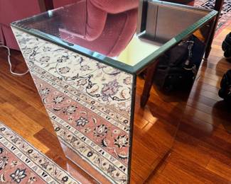 Beveled Mirrored Pedestal Stand (14"W x 14"D x 21"H)