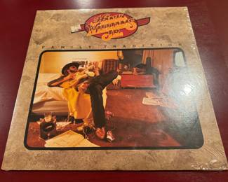 Hank Williams Jr. – Family Tradition / 6E-194 (SEALED)