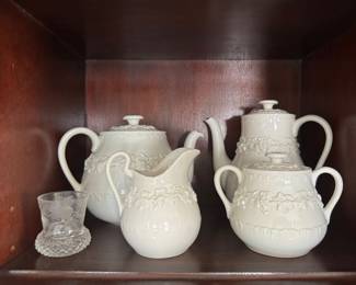 Large Wedgwood Queensware Dining Set 