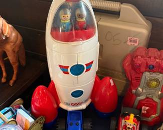 Lakeshore Play & Explore Rocket