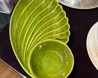 Mid-Century Modern California Pottery Shell-Form Chip and Dip Serving Dish