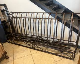 King metal sleigh bed