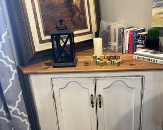 Nice corner storage piece