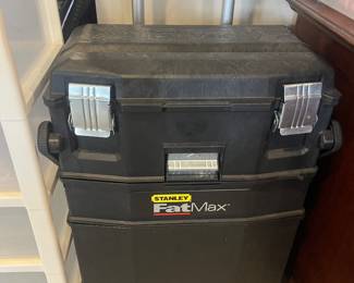 Rolling tool chest