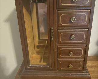 Vintage jewelry box