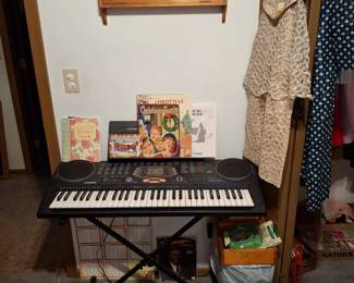 Casio Keyboard on Stand! Nice Condition!