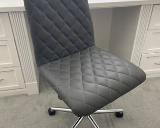 Quilted desk chair
